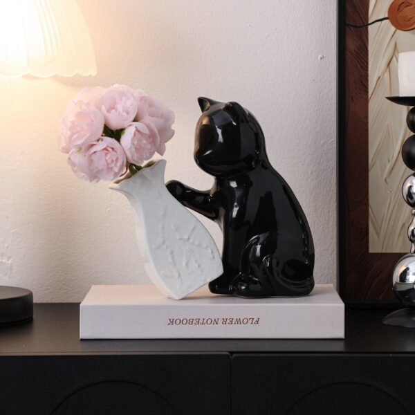 Ragdoll cat vase decoration